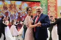 Александр Лукашенко на балу танцевал с третьекурсницей БГТУ / president.gov.by&nbsp;