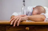 Проблемы с алкоголем / Иллюстративное фото