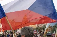 На митинге в Чехии / unsplash.com
