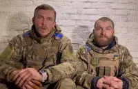 Сергей Волына (справа) с командиром Мариупольского &quot;Азова&quot; Денисом Прокопенко