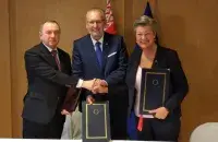 The signing of the documents in Brussels / @onttvchannel