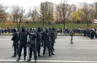 Сілавікі на фоне Марша супраць тэрору 1 лістапада 2020 года / Еўрарадыё