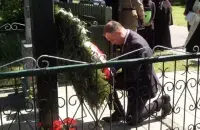 Анджей Дуда возле памятника жертвам &quot;Бурого&quot;&nbsp;/ twitter.com/prezydentpl​