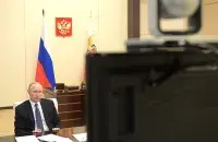 В последнее время российский президент проводит совещания по видеосвязи / kremlin.ru​