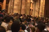 Попытка прорыва в правительственное здание в Ереване