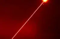 Лазер можа трапіць у манету з адлегласці ў кіламетр