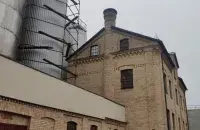 Исторические здания на территории завода