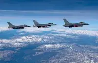 Датские F-16 в воздухе