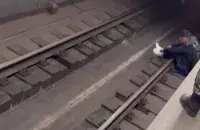 Юноша на рельсах
