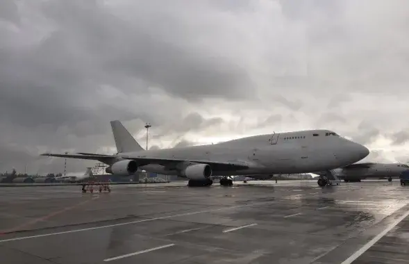 Транспортный самолет Boeing 747-329SF / @mintransbelarus