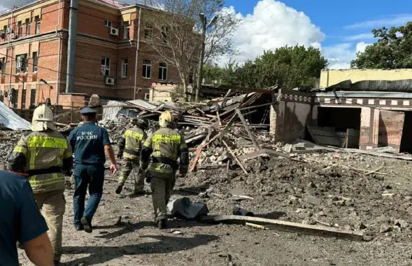 Спасатели на месте взрыва в Таганроге / t.me/astrapress/