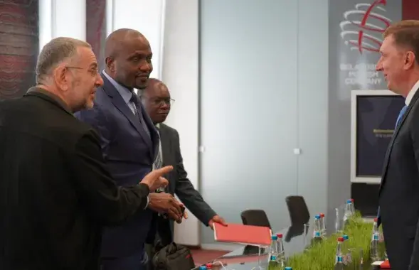 Lukashenka's "wallet" Zingman, Kenyan Trade Cabinet Secretary Moses Kuria and BPC head Aliaksei &nbsp;Skraha / twitter.com/HonMoses_Kuria
