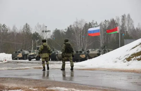 Украина пока не ждёт вторжения со стороны Беларуси, но “о диктаторе” Лукашенко там “всё известно” / Reuters
