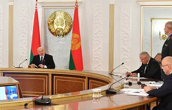 Лукашенко и Караев во время совещания / president.gov.by​