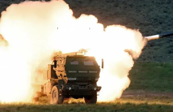 HIMARS наносіць удар / Ілюстрацыйнае фота АР
