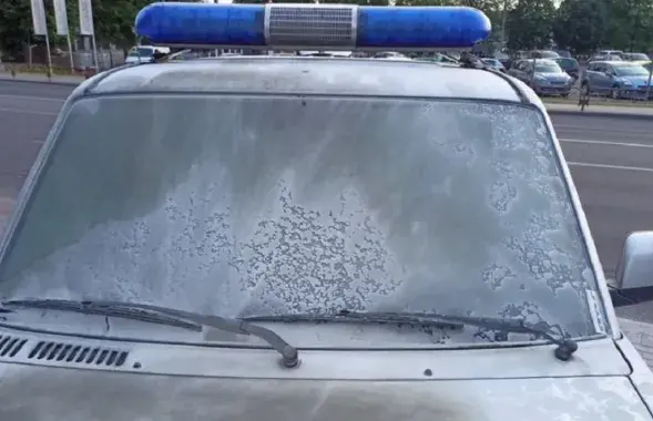 Пашкоджаны міліцэйскі аўтамабіль / sk.gov.by
