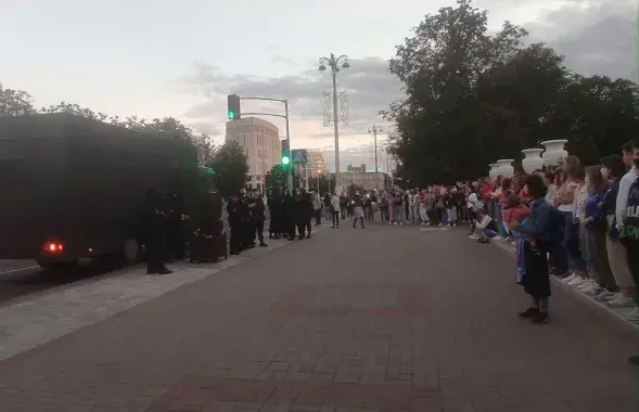 ОМОН и протестующие в Минске 14 июля / Еврорадио