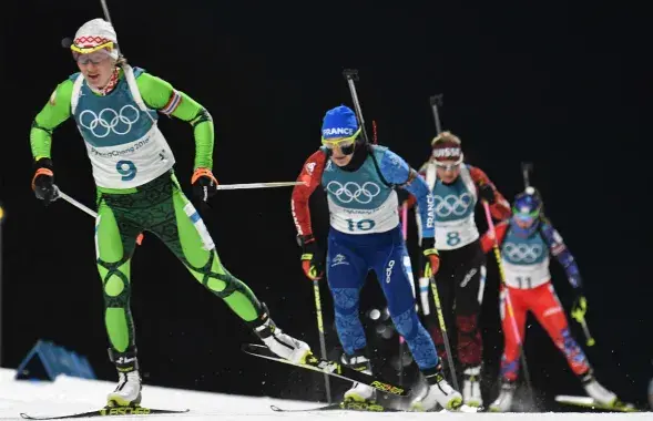 Домрачева стартовала под 9-м номером, показала на лыжне 12-ю скорость, а по скорости стрельбы была последней. Фото: Reuters