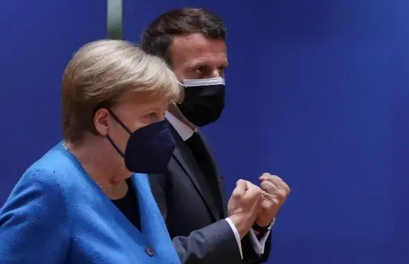 Канцлер Германии Ангела Меркель и президент Франции Эммануэль Макрон / Reuters