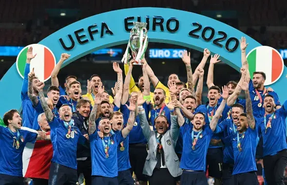 Футбольная зборная Італіі — у фінале Еўра-2020