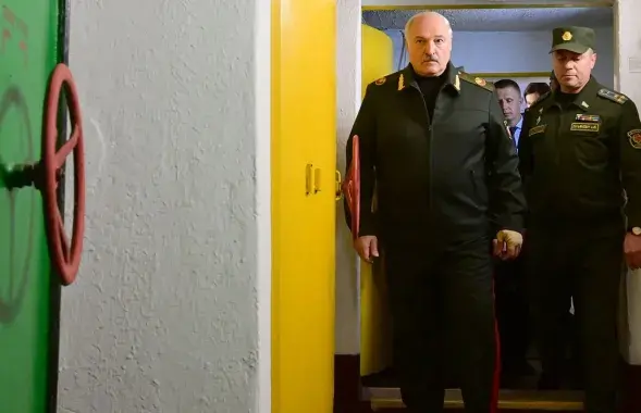 У панядзелак Аляксандр Лукашэнка сустракаўся з вайскоўцамі ў бункеры / president.gov.by
