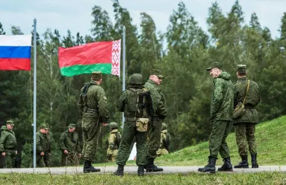 Литва: после учений "Запад-2021" РФ может оставить военную технику в Беларуси
