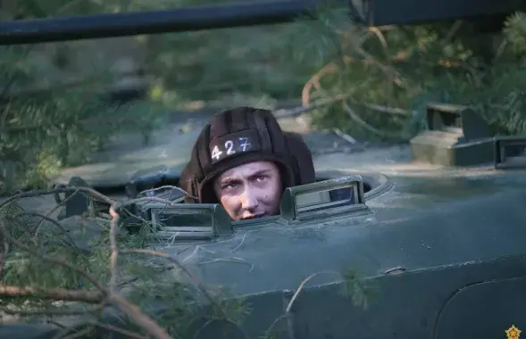 Белорусский военный на украинской границе / Минобороны РБ