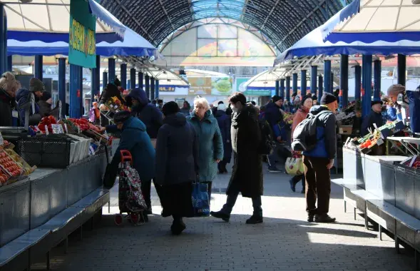 Як змяніліся даходы беларусаў і на чым яны цяпер эканомяць / Еўрарадыё

&nbsp;
