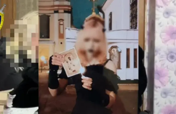Одна из девушек поджигает икону / t.me/skgovby
