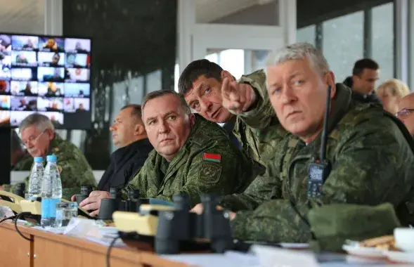 Белорусские генералы следят за тем, как идет мобилизация в РФ / Пресс-служба Минобороны РБ
