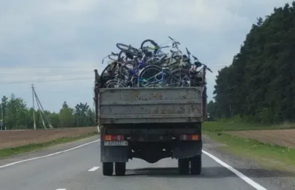 Велосипеды вывезли на грузовике / t.me/hrodnaonelove/
