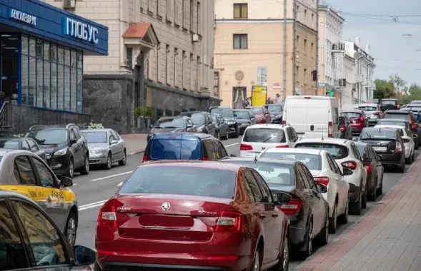 Автомобили в центре белорусской столицы / Из архива Еврорадио
