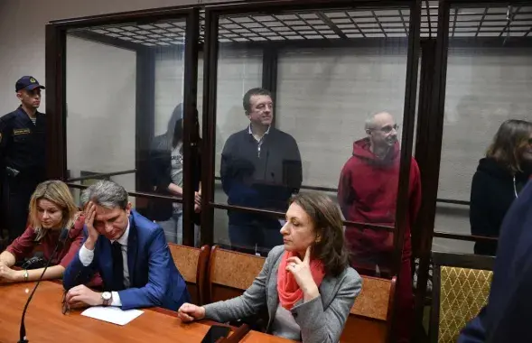 Андрей Александров и Дмитрий Новожилов в суде по "делу БелаПАН" / @sputnikby
