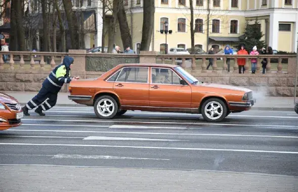 Цены на бензин снова выросли / Еврорадио​