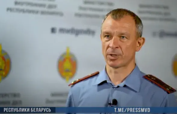 Руководитель департамента по гражданству и миграции МВД Алексей Бегун / кадр из видео​