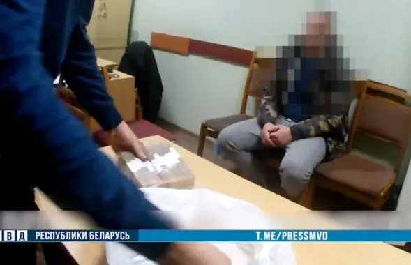 Топ-менеджера завода задержали при получении взятки / @pressmvd
