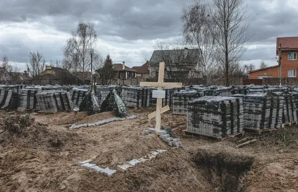 Захоронения в Буче, освобожденной украинскими войсками​ / Еврорадио