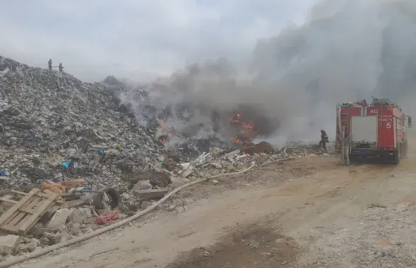 Пажар на сметніку ў Дзяржынскім раёне / прэс-служба МНС
