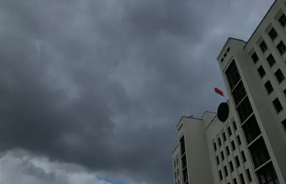 Тучи над Домом правительства / Еврорадио​