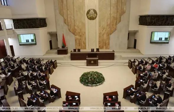 Депутаты приняли изменения в закон о СМИ / БЕЛТА​