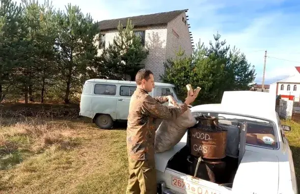 "Волга" теперь ездит на дровах /&nbsp;autogrodno.by
