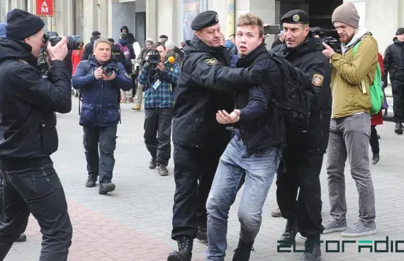 Роман Протасевич на акции протеста 26 марта
