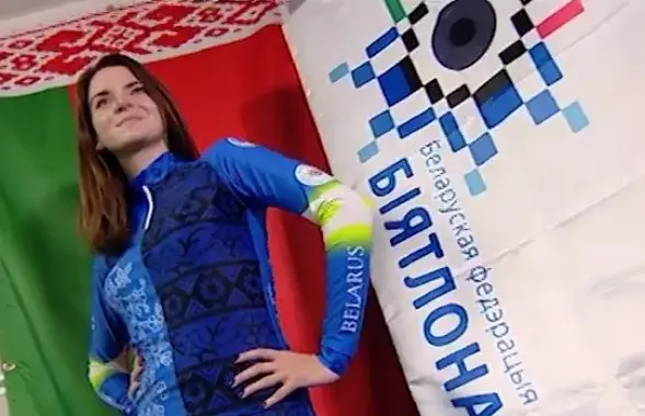 A model posing in a new Belarus national biathlon team uniform. Photo: a screenshot from Biathlon.by video.