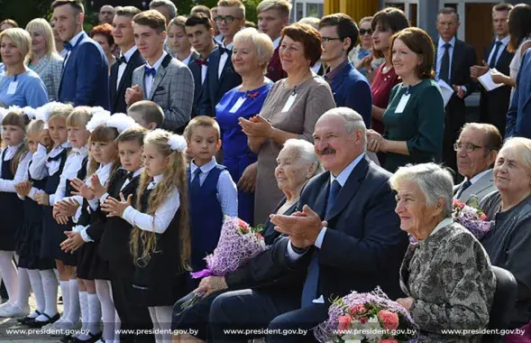 Лукашенко в Александрийской школе / president.gov.by