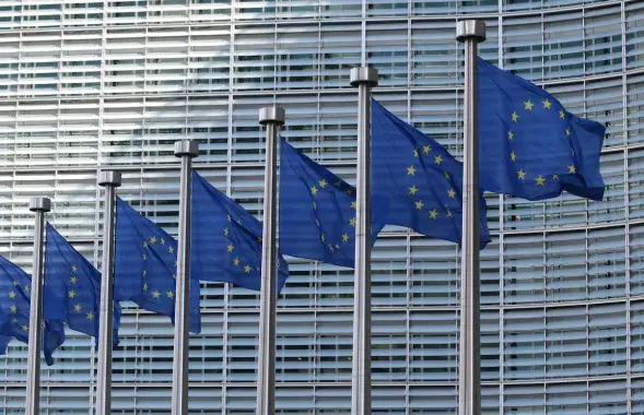 Флаги в Брюсселе / unsplash.com