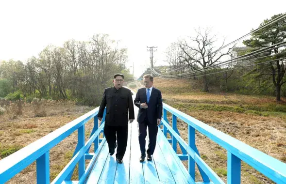 Ким Чен Ын и Мун Чже Ин. Фото: Reuters