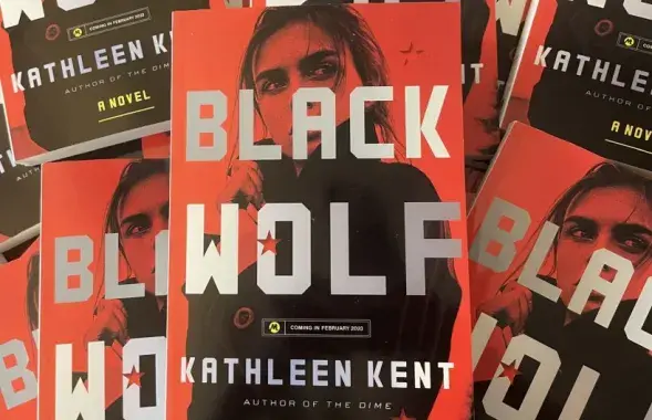First copies of Kathleen Kent's book / facebook.com/kathleenkentbooks
