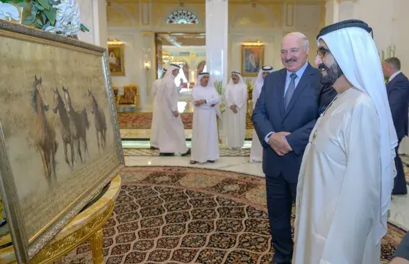 Александр Лукашенко с эмиром Дубая во время визита в ОАЭ в 2019 году / БЕЛТА
