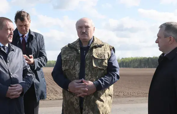 Александр Лукашенко во время поездки в Ветковский район Гомельской области/&nbsp;
