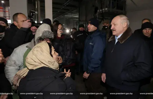 Александр Лукашенко приехал в Брузги к мигрантам / president.gov.by​